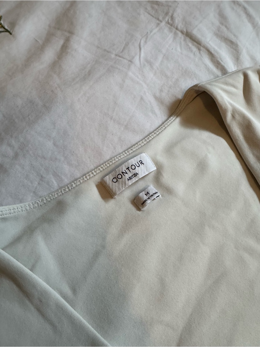 Aritzia CONTOUR Soft Off White Long Sleeve Top - Picture 3 of 5